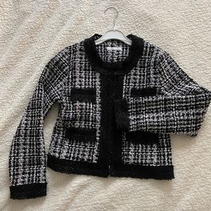 Tweed jacket with pockets